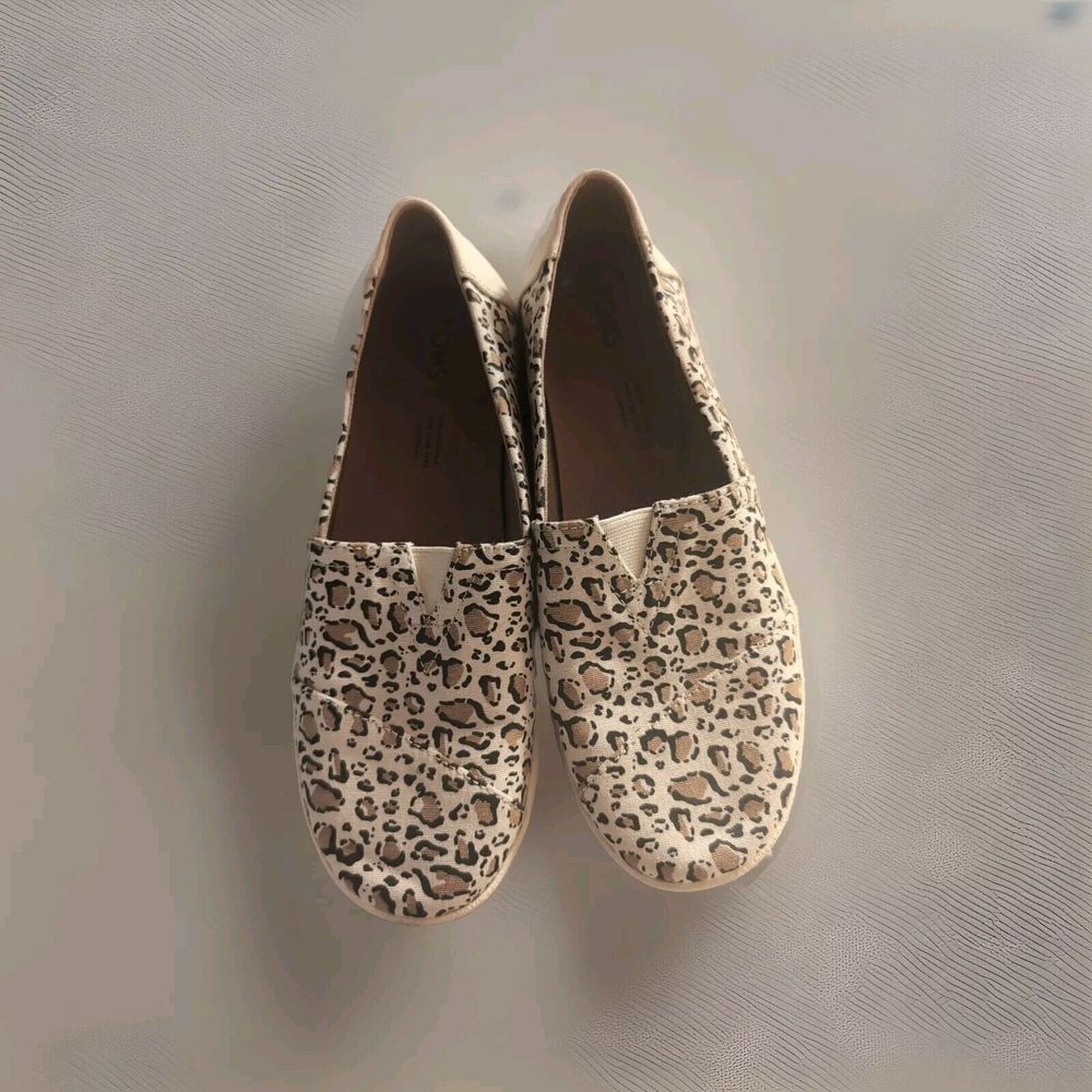 TOMS Avalon‎ Slip On Sneakers Cheetah Leopard Print Casual Womens Size 6.5
